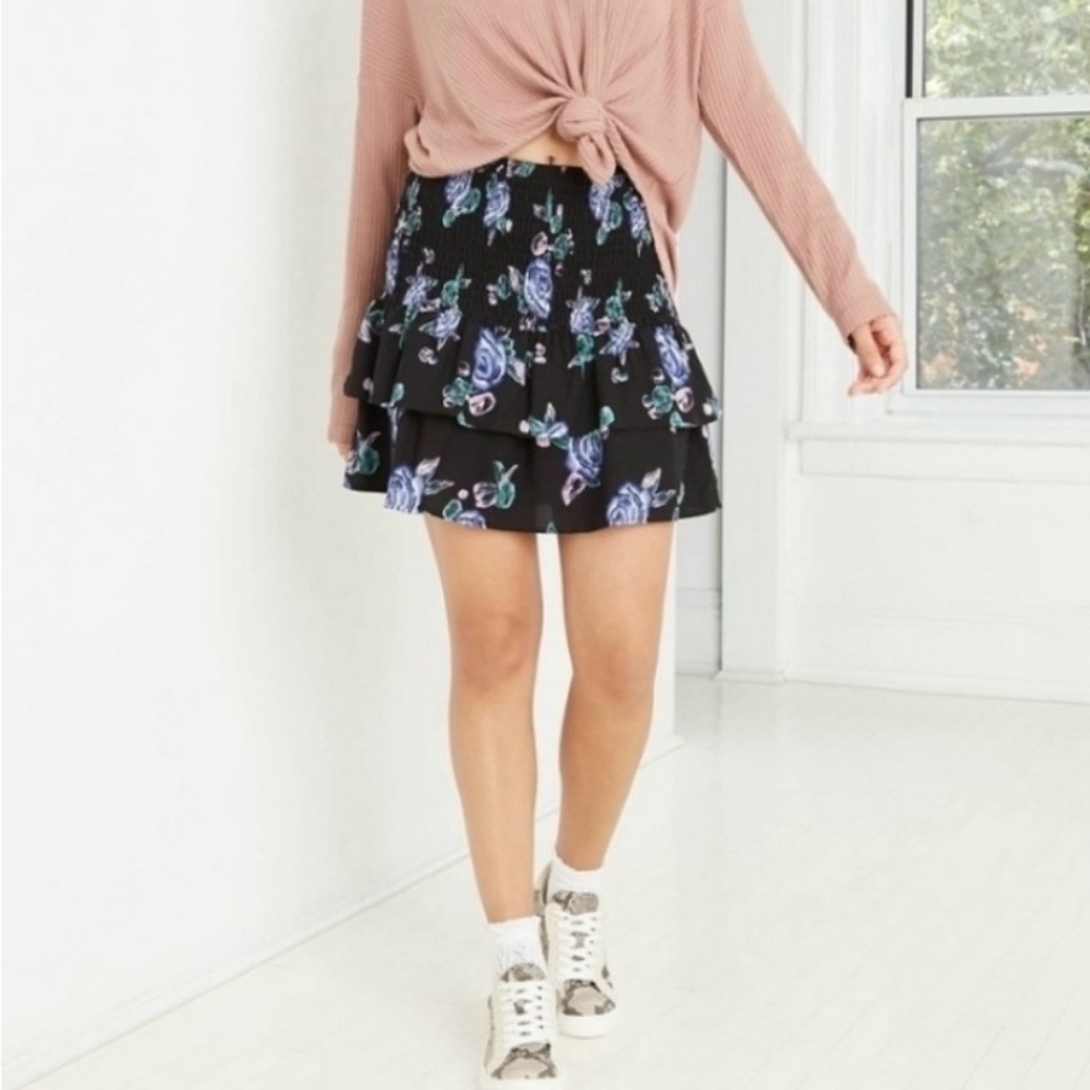 NWT SKIRT *SIZE LARGE*